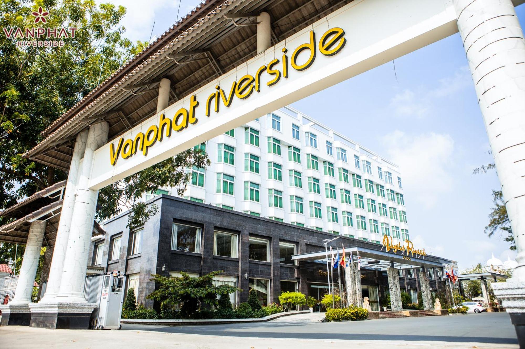 Van Phat Riverside Hotel Can Tho Exterior photo