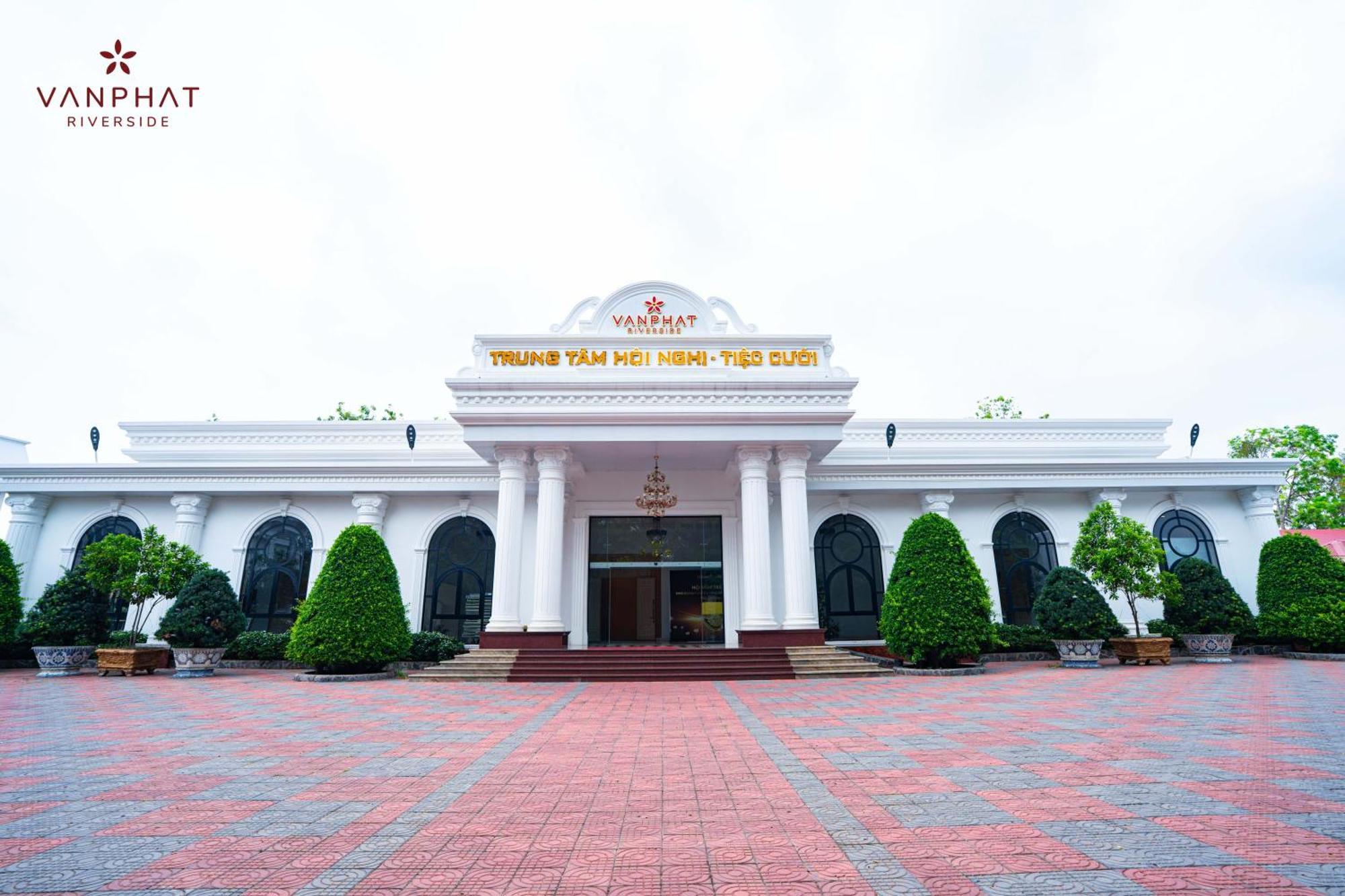 Van Phat Riverside Hotel Can Tho Exterior photo