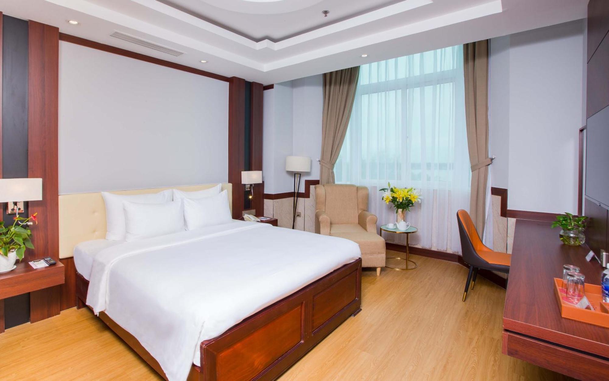 Van Phat Riverside Hotel Can Tho Room photo